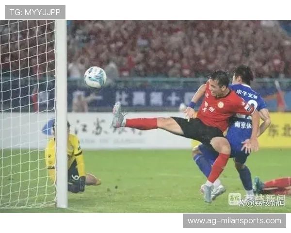 VAR技术的利与弊它究竟让足球比赛更加公平还是引发更多争议 VAR技术的利与弊它究竟让足球比赛更加公平还是引发更多争议