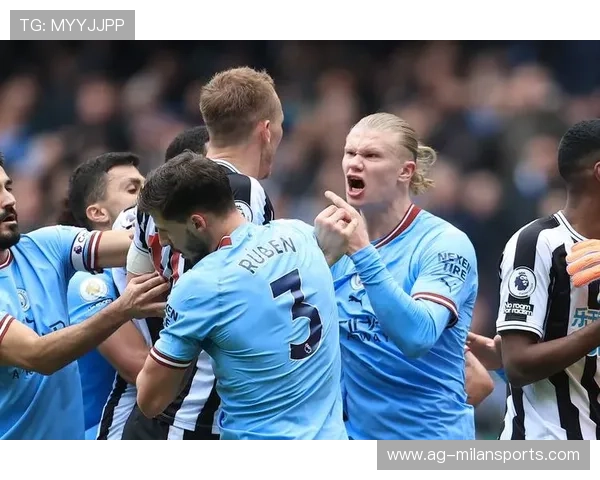 哈兰德被拍到在社区医务所排队接受义诊,低调又真实 哈兰德被拍到在社区医务所排队接受义诊,低调又真实