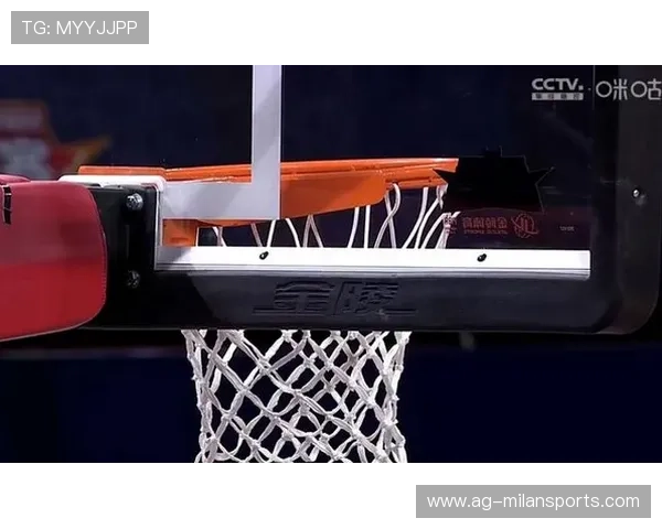 CBA篮筐被扣歪引热议：技术还是偶然？背后隐藏的篮球故事