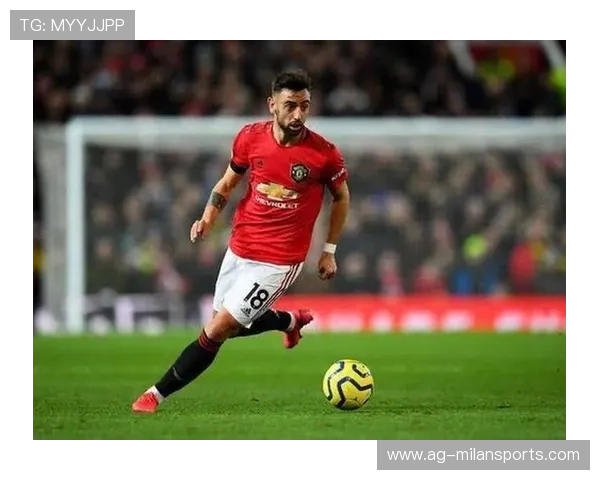 曼联中路高压逼抢，布鲁诺抢断后一脚推射建功