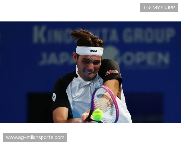 精准发球两分连取：网球对决中的致命武器