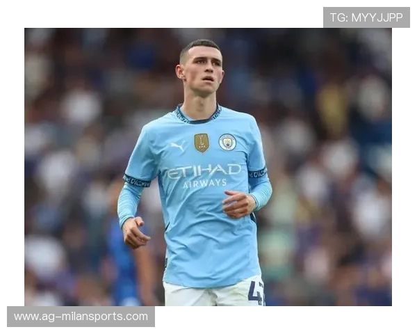 曼城福登外脚背搓射极具穿透感