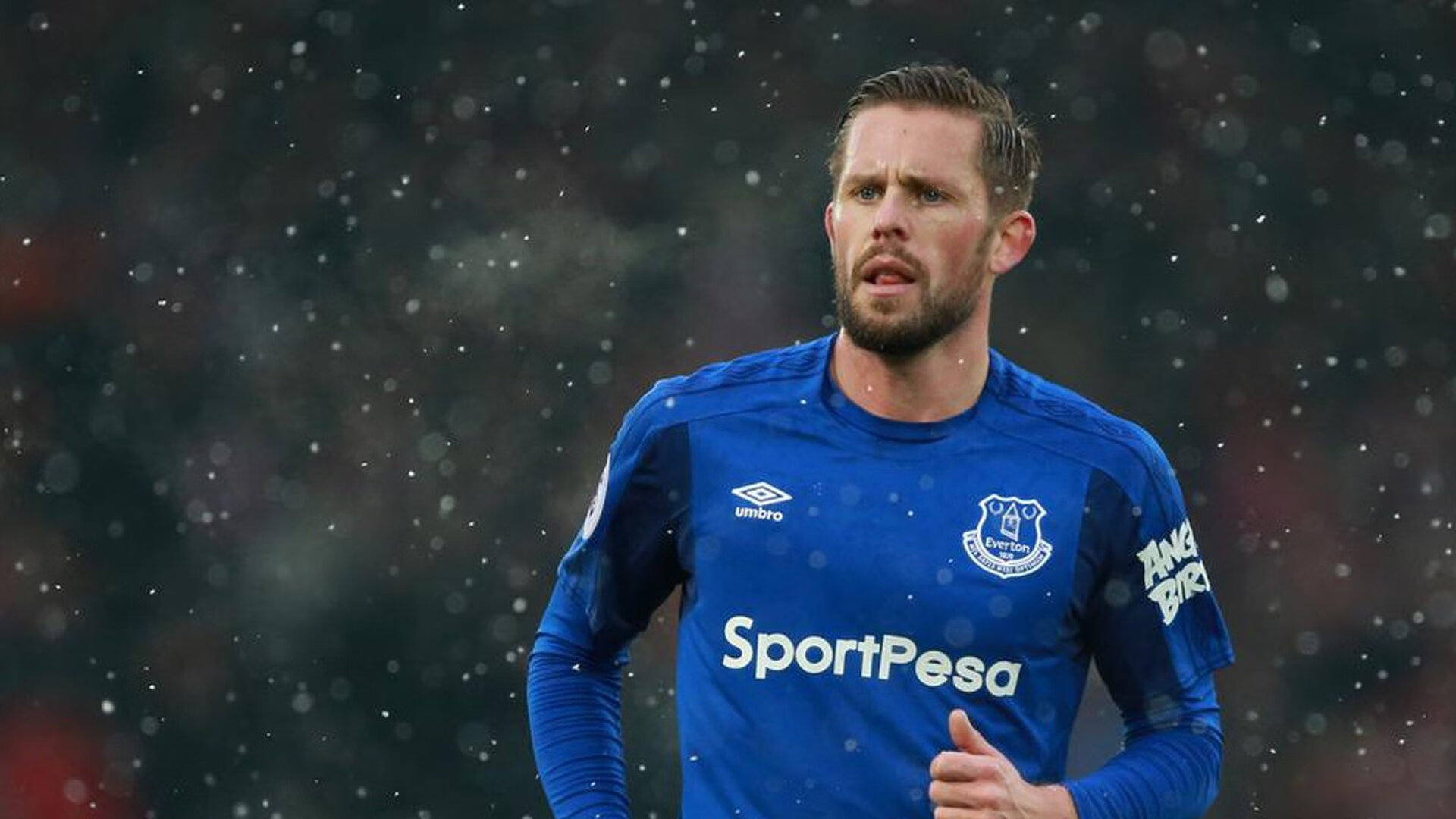 米兰双雄奋力争冠，意甲竞争日趋激烈